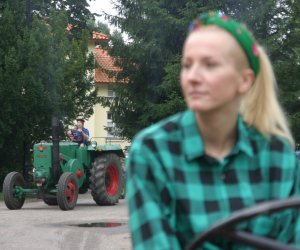 Kobiety na traktorach