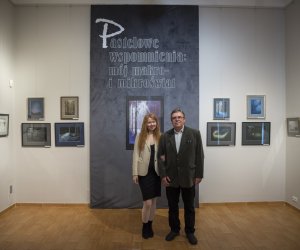 Fotorelacja z wernisażu "Pastelowe wspomnienia: mój makro- i mikroświat"