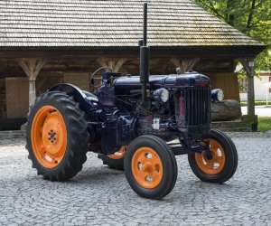 Nowe ciągniki w zbiorach Muzeum Rolnictwa w Ciechanowcu