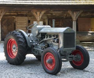 Nowe ciągniki w zbiorach Muzeum Rolnictwa w Ciechanowcu