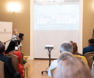 Odsłonięcie tablicy poświęconej doktorowi Pawłowi Olszewskiemu