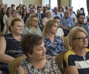 WYSTAWA CZASOWA „COŚ SIĘ KOŃCZY, COŚ SIĘ ZACZYNA...” JUŻ OTWARTA!