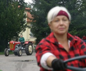 Kobiety na traktorach
