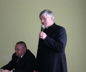 „Chwała Jezusowi, Marii i Wszystkim Świętym”