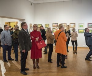 Fotorelacja z wernisażu "Pastelowe wspomnienia: mój makro- i mikroświat"