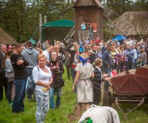 Jesień w polu i zagrodzie