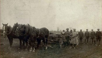 Konferencja historyczna &quot;Przemiany życia społecznego i gospodarczego ludności wiejskiej w Polsce i krajach sąsiednich w okresie międzywojennym&quot;