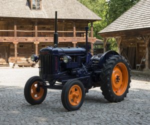 Nowe ciągniki w zbiorach Muzeum Rolnictwa w Ciechanowcu