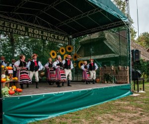 Jesień w polu i zagrodzie