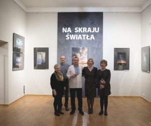 "Na skraju światła" - fotorelacja z wernisażu