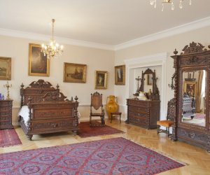 Wnętrza zabytkowe w pałacu hr. Starzeńskich w Ciechanowcu-Nowodworach