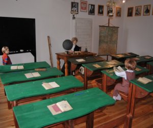 Szkoła Wiejska w Winnie Chroły - obiekt zamiejscowy