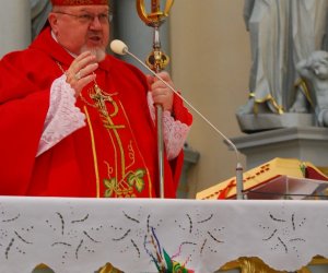 Prezentacja palm na Mszy Świetęj