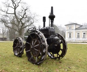 LANZ ACKER-BULLDOG HP 12 KNICKLENKER JUŻ W MUZEUM